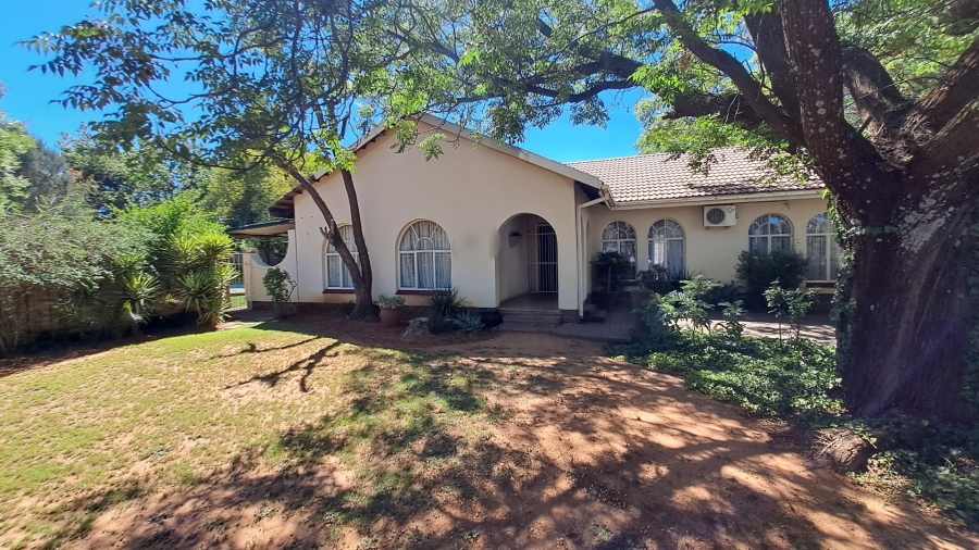 3 Bedroom Property for Sale in Langenhovenpark Free State